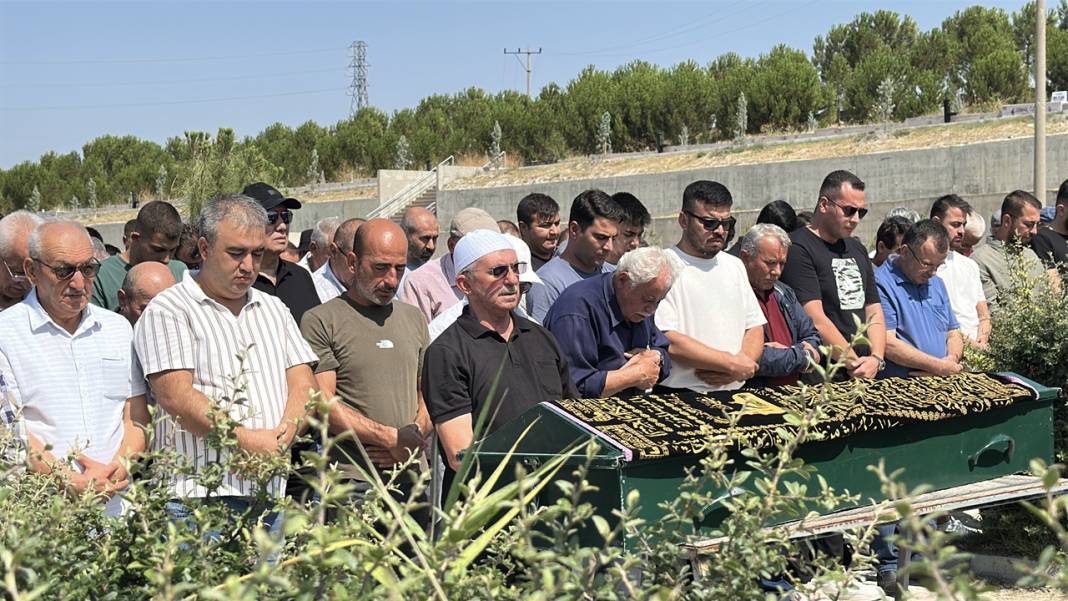 Düğününe saatler kala öldü! Damatlık değil kefen giydi 5